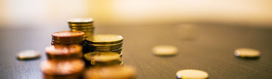 Mellimplantátum ára